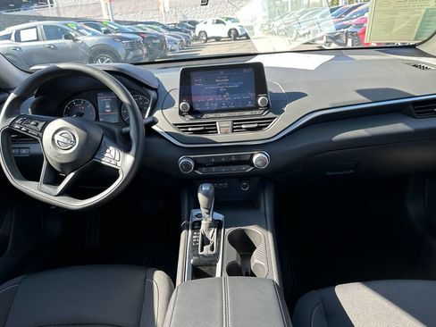 Used 2025 Nissan Altima 2.5 S FWD image 19