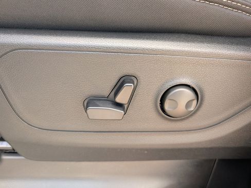 New 2026 RAM 1500 Big Horn AWD/4WD image 9