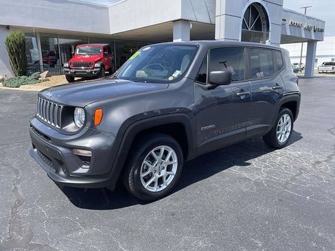 Used 2023 Jeep Renegade Latitude AWD/4WD image 37