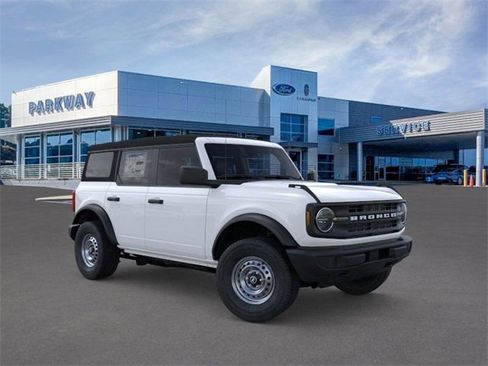 New 2025 Ford Bronco 4-Door image 7