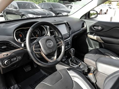 Used 2017 Jeep Cherokee Limited w/ Luxury Group AWD/4WD image 12