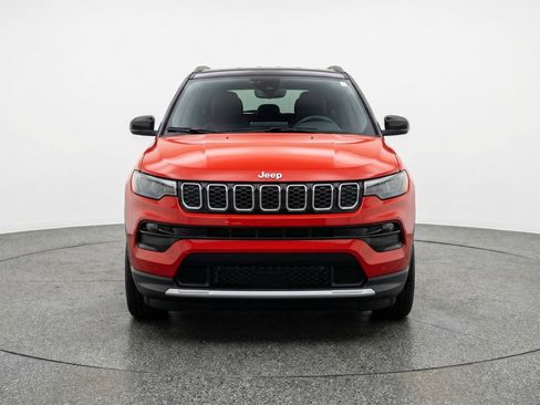 Used 2025 Jeep Compass Limited image 2