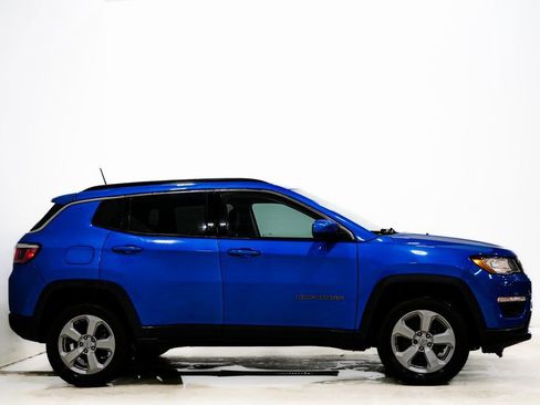 Used 2019 Jeep Compass Latitude w/ Cold Weather Group image 4