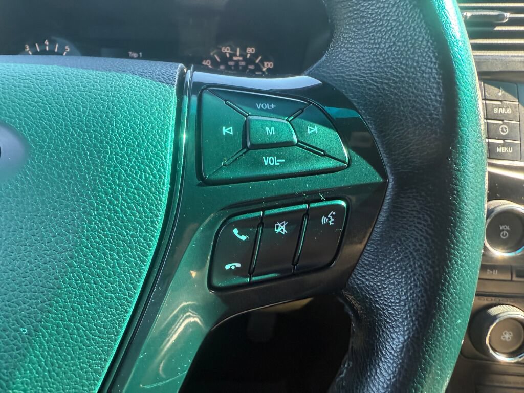 Used 2017 Ford Explorer XLT FWD image 13
