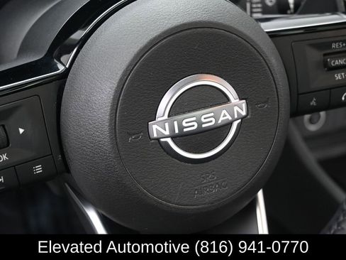 Used 2022 Nissan Rogue SV w/ SV Premium Package AWD/4WD image 12