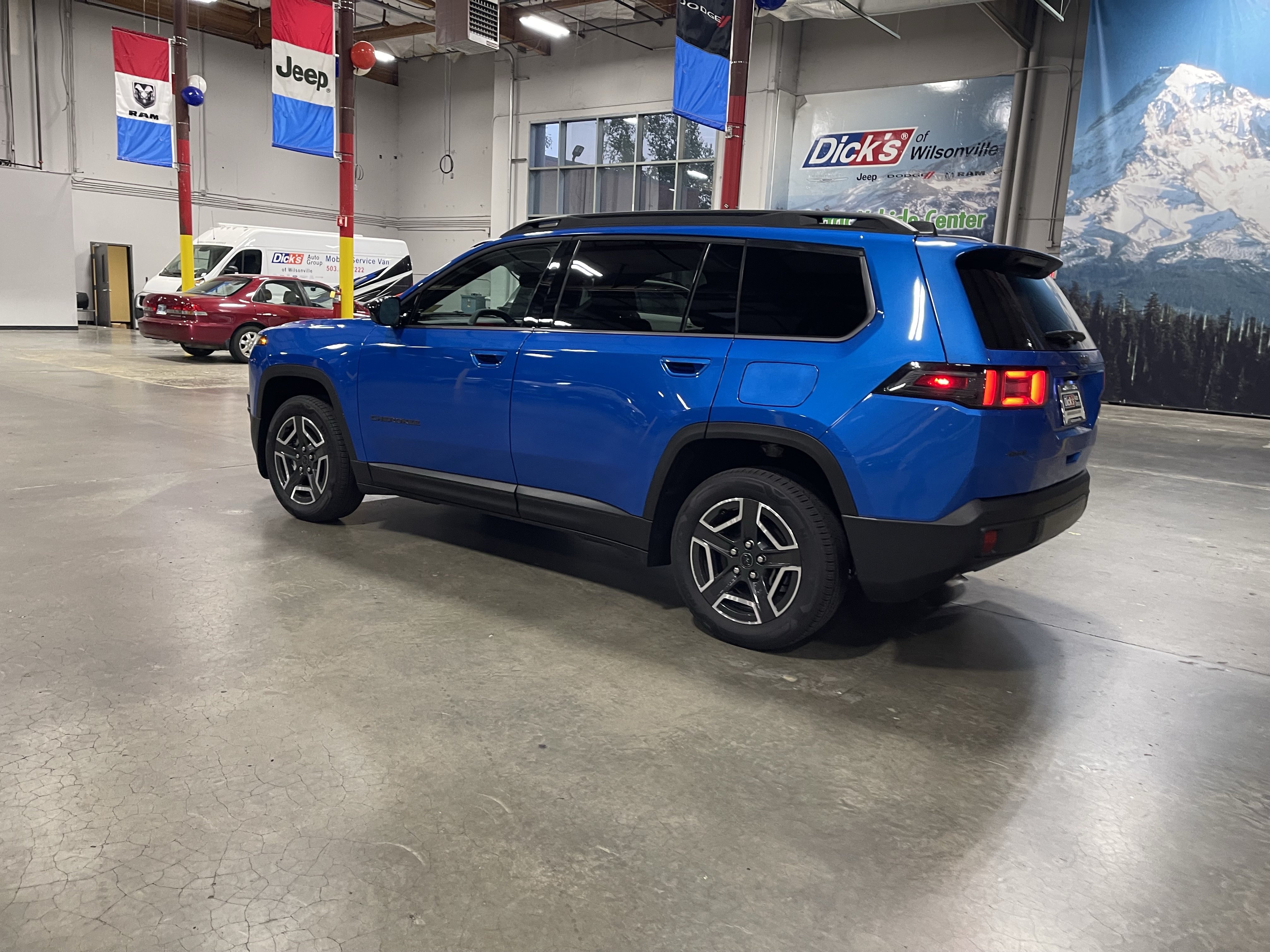 Certified 2026 Jeep Cherokee Laredo AWD/4WD image 3