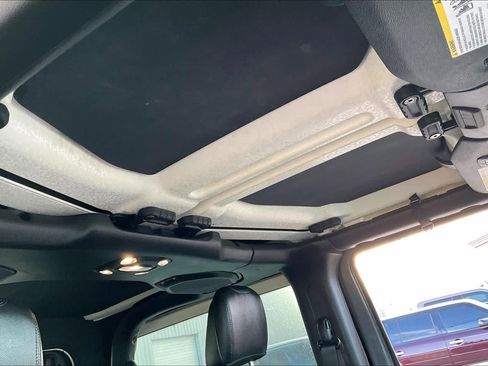 Used 2019 Jeep Wrangler Rubicon image 12