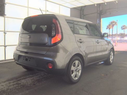 Used 2017 Kia Soul FWD image 6
