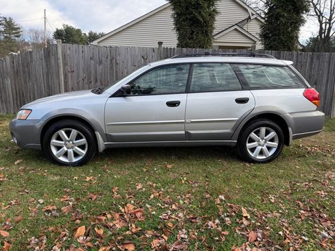 Used 2006 Subaru Outback 2.5i image 1