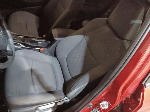 Used 2021 Toyota Corolla LE image 13