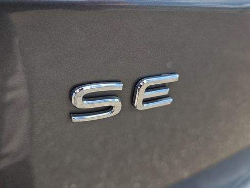 Used 2022 Volkswagen Atlas SE FWD image 34