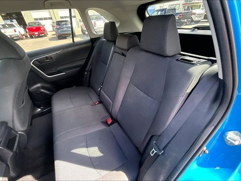 Used 2021 Toyota RAV4 LE w/ Carpet Mat Package (TMS) AWD/4WD image 25