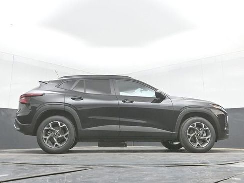 New 2026 Chevrolet Trax LT w/ LT Convenience Package FWD image 46