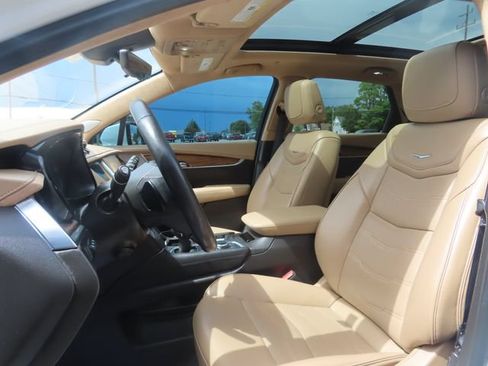 Used 2022 Cadillac XT5 Premium Luxury w/ Platinum Package AWD/4WD image 15