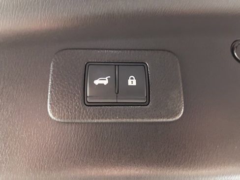 Used 2024 Nissan Armada SL image 47