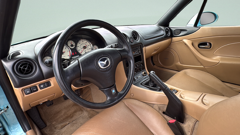 Used 2001 MAZDA MX-5 Miata RWD image 11