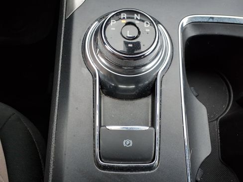 Used 2020 Ford Fusion SE FWD image 18