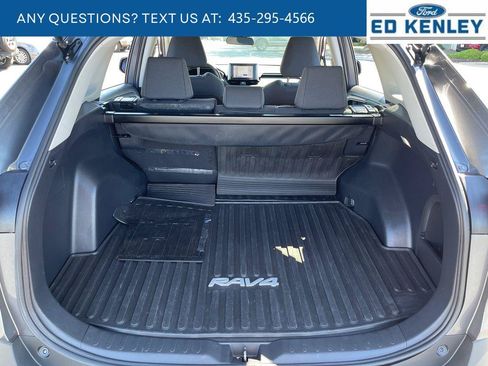 Used 2023 Toyota RAV4 LE AWD/4WD image 30