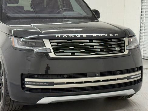 Used 2023 Land Rover Range Rover SE image 32
