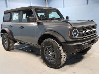 New 2025 Ford Bronco Base w/ Sasquatch Package