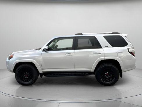 Used 2023 Toyota 4Runner SR5 Premium image 5
