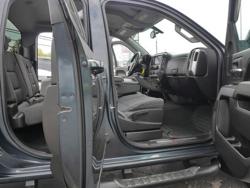 Used 2017 Chevrolet Silverado 1500 LT w/ LPO, Black Pack AWD/4WD image 10