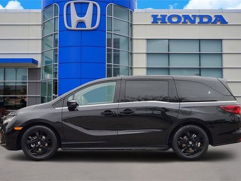 Used 2024 Honda Odyssey Sport image 3