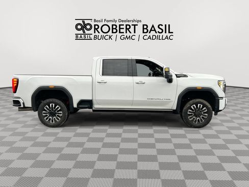 Used 2024 GMC Sierra 2500 Denali Ultimate w/ Snow Plow Prep/Camper Package AWD/4WD image 9
