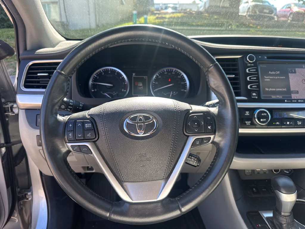 Used 2019 Toyota Highlander Limited AWD/4WD image 14
