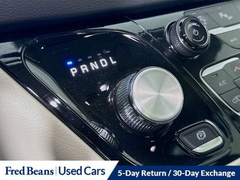 Used 2023 Chrysler Pacifica Touring-L FWD image 22