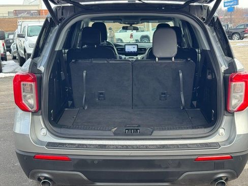 Used 2024 Ford Explorer XLT w/ Equipment Group 202A image 4