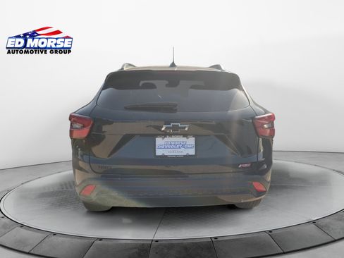 Used 2025 Chevrolet Trax RS FWD image 4