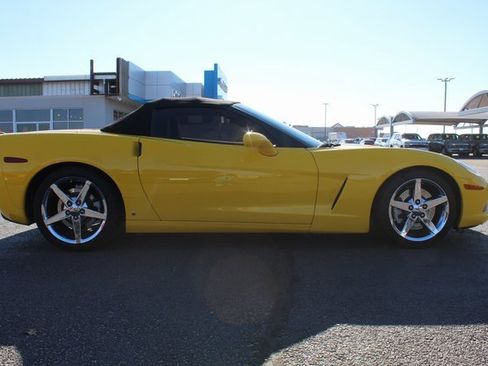 Used 2007 Chevrolet Corvette Convertible w/ Preferred Equipment Group image 2