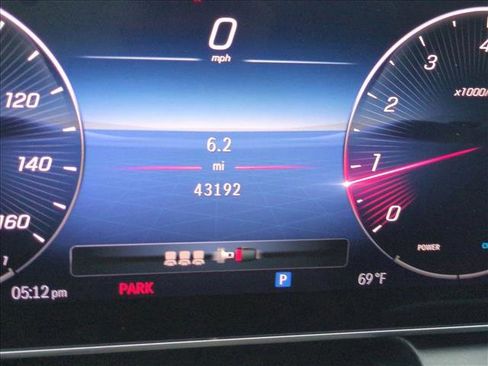 Used 2024 Mercedes-Benz GLC 300 image 11