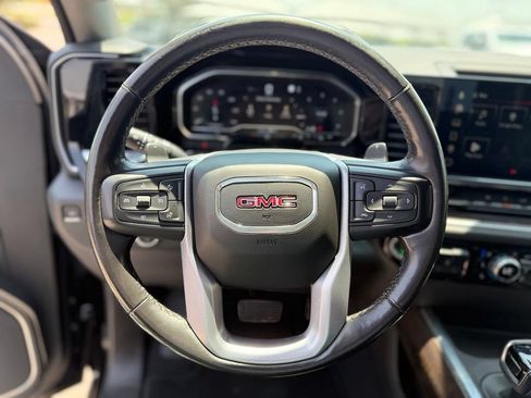 Used 2022 GMC Sierra 1500 SLT w/ SLT Premium Package AWD/4WD image 11