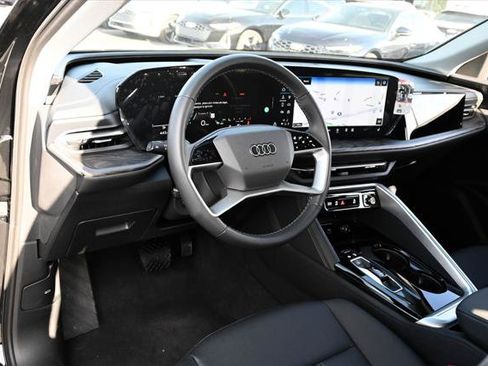 Certified 2025 Audi Q5 Premium w/ Convenience Package AWD/4WD image 15