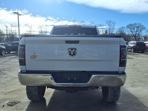 Used 2019 RAM 1500 Classic SLT image 6