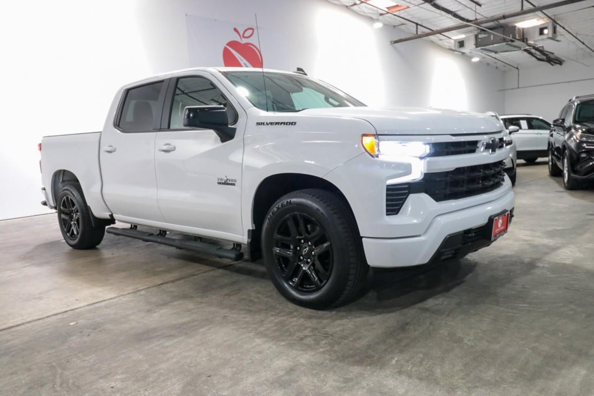 Used 2023 Chevrolet Silverado 1500 RST w/ Texas Edition Plus RWD image 2