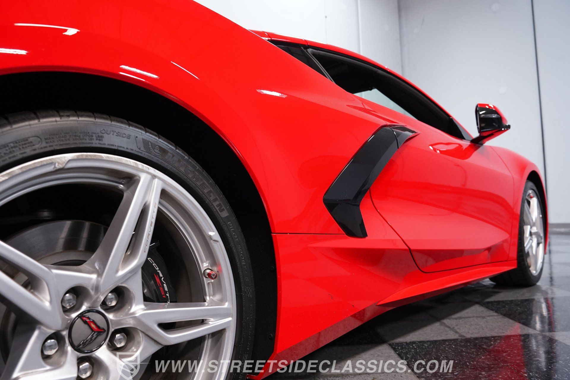 Used 2021 Chevrolet Corvette Stingray Preferred Cpe w/ Z51 Performance Package RWD image 23