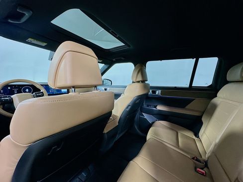 Used 2025 Hyundai Santa Fe Limited image 11