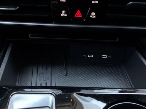 Used 2026 Volkswagen Atlas SE FWD image 29