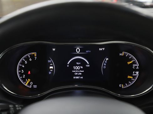 Used 2019 Jeep Grand Cherokee Altitude image 25