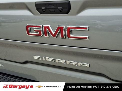 Certified 2025 GMC Sierra 1500 SLT image 32