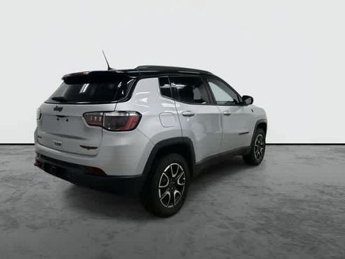 Used 2025 Jeep Compass Trailhawk w/ Trailer Tow Group AWD/4WD image 3