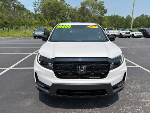 Used 2025 Honda Ridgeline Black Edition image 11