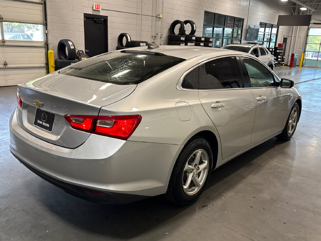 Used 2018 Chevrolet Malibu LS FWD image 4