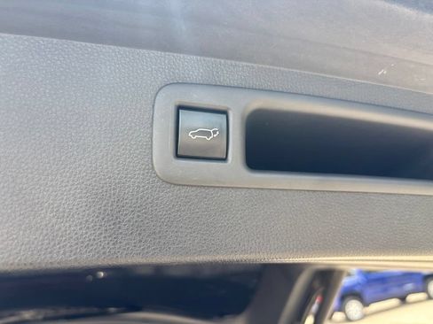 Used 2020 Toyota Highlander XLE FWD image 26