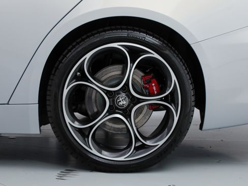 New 2026 Alfa Romeo Giulia w/ Driving Assist Package RWD image 19