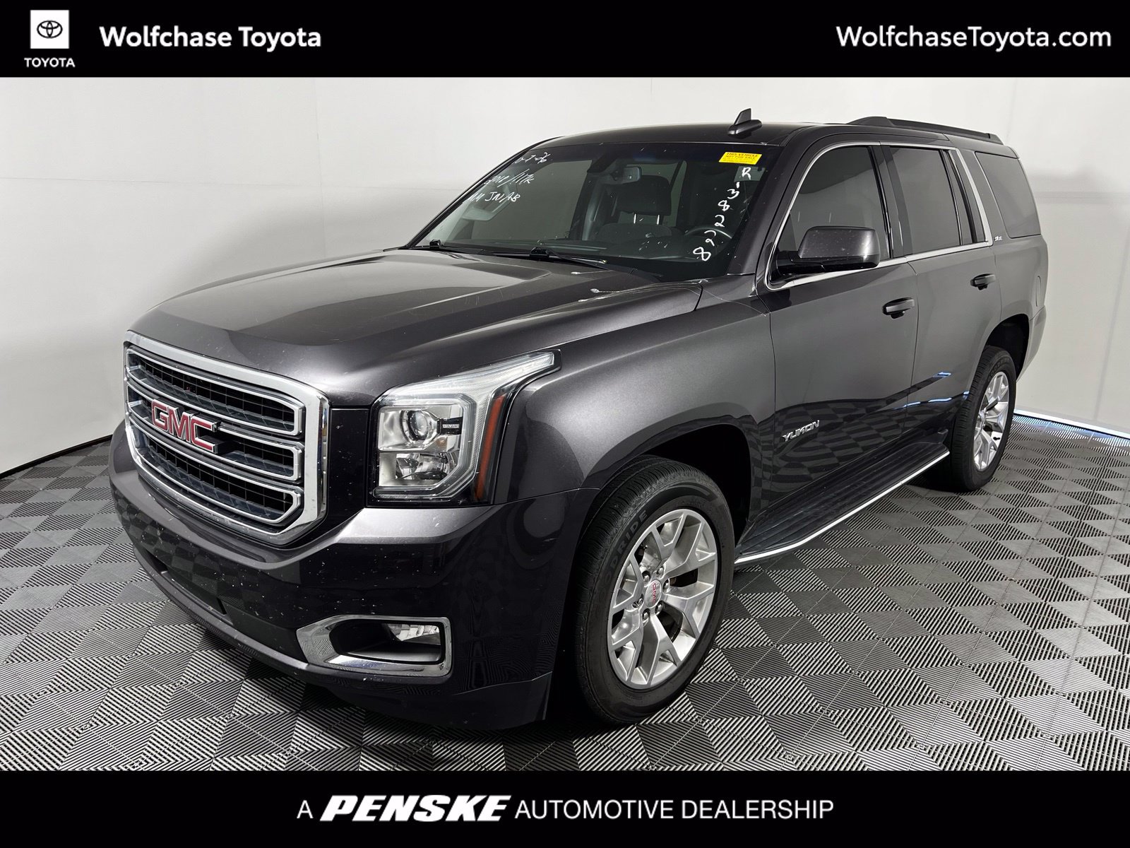 Used 2018 GMC Yukon SLE w/ SLE Value Package AWD/4WD image 1