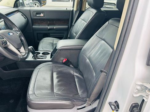 Used 2019 Ford Flex Limited FWD image 16